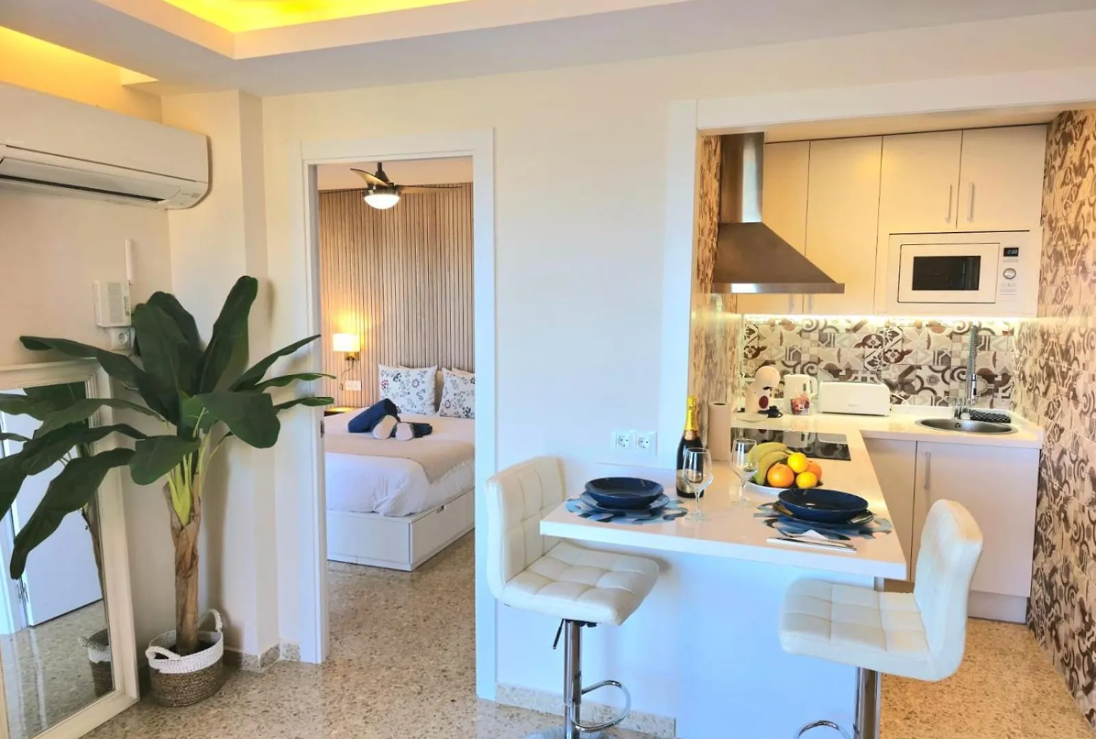 Seaview Retreat Torremolinos City Center, With Pool And Amazing Views By Namaste Elite España
