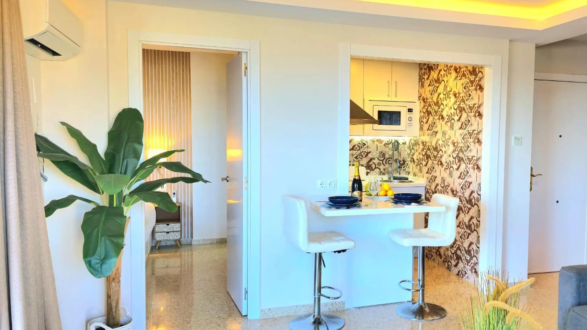 Apartamento Seaview Retreat Torremolinos City Center, With Pool And Amazing Views By Namaste Elite España