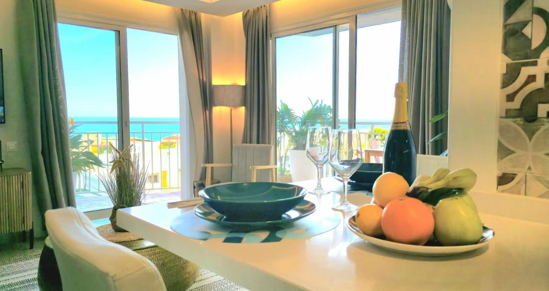 Seaview Retreat Torremolinos City Center, With Pool And Amazing Views By Namaste Elite 0*,  España