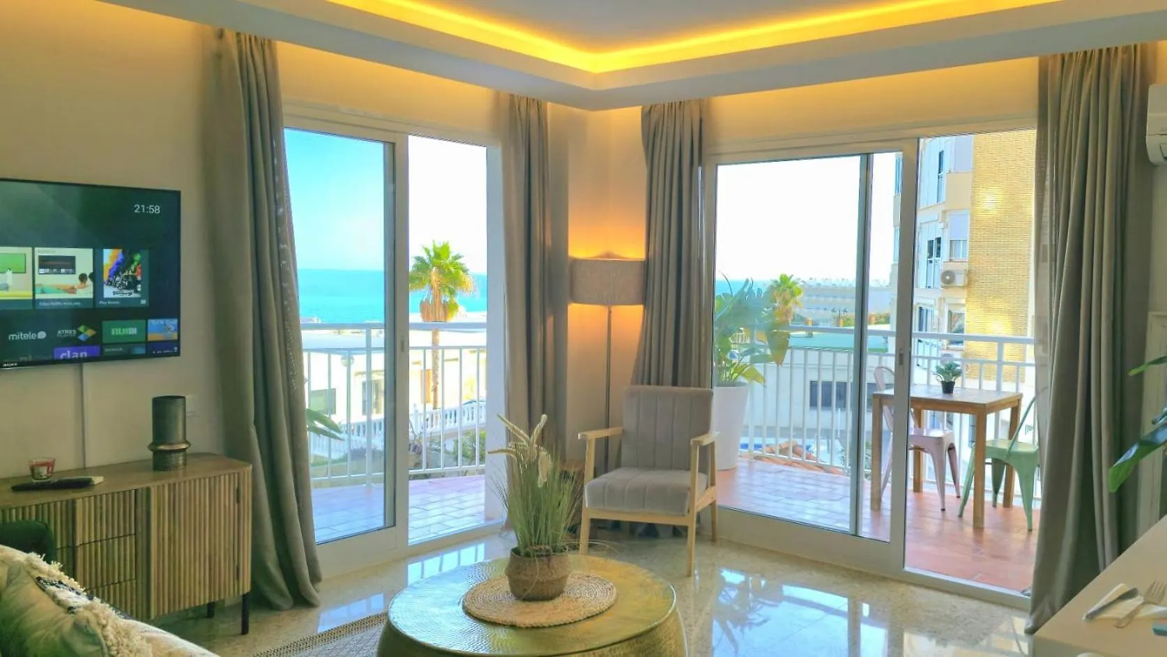 Apartamento Seaview Retreat Torremolinos City Center, With Pool And Amazing Views By Namaste Elite España