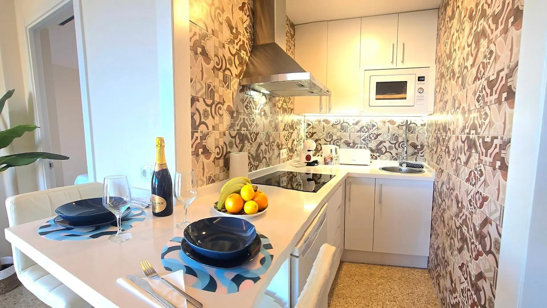 Seaview Retreat Torremolinos City Center, With Pool And Amazing Views By Namaste Elite 0*,  España