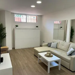 Precioso Estudio Recien Reformado Con Piscina. Apartamento Torremolinos